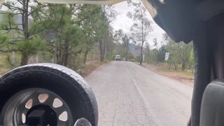 Adrenalinlöket után vad leszbikus baszás a szabadban